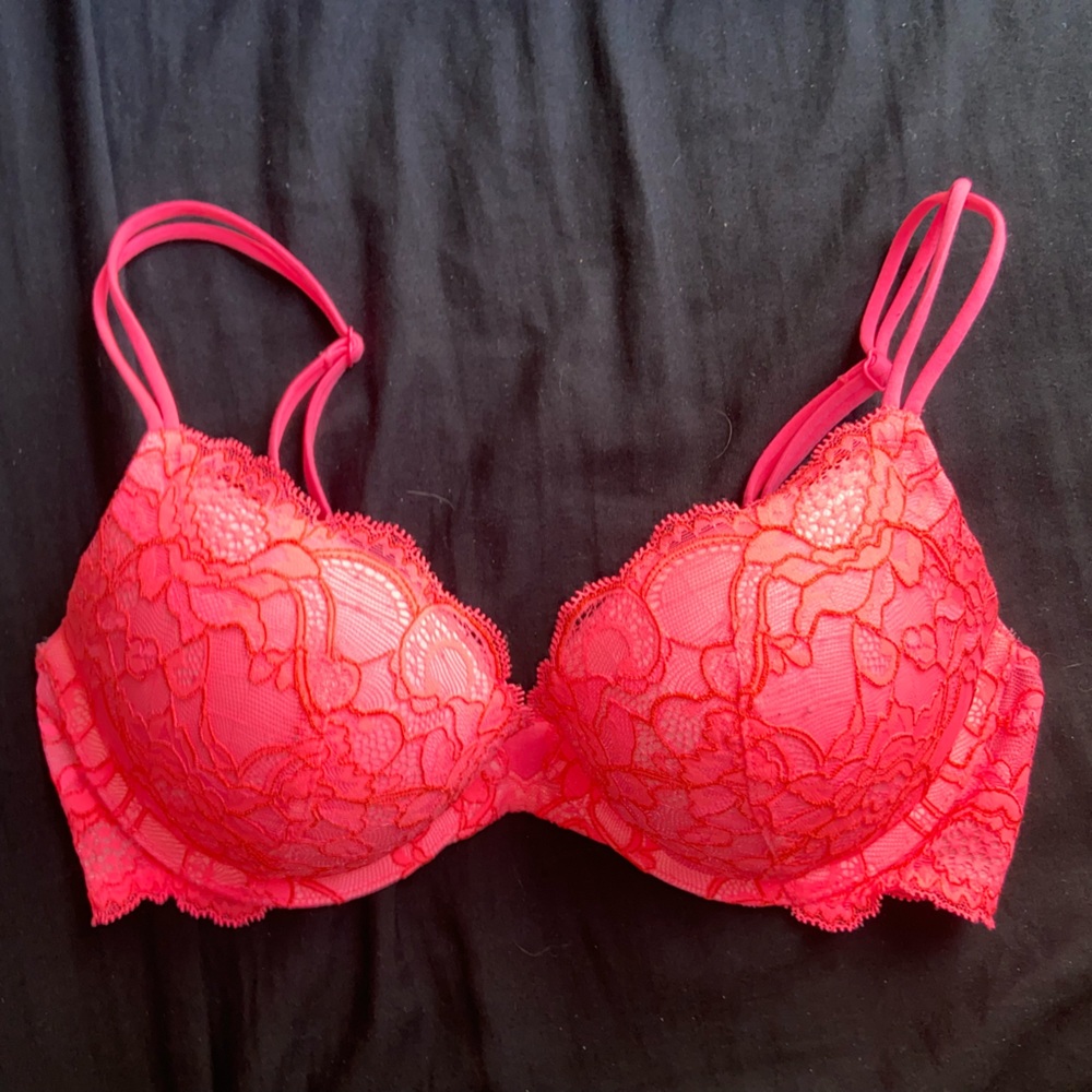 Victoria’s Secret Very Sexy Lace Hot Pink Push Up Bra 34C